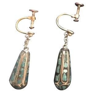 Vintage Turquoise chip inlay screw-back earring